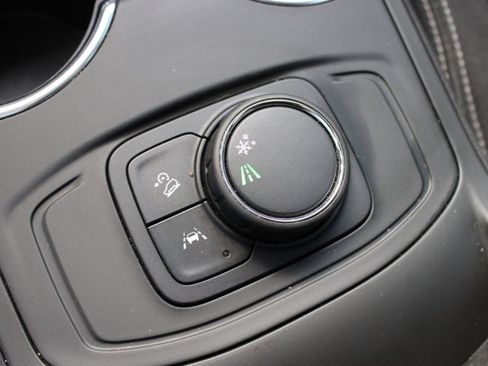 Used 2022 GMC Terrain SLE image 41