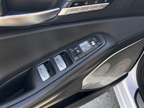 Used 2018 Genesis G90 3.3T Premium AWD/4WD image 12