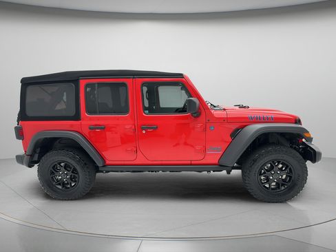 Used 2024 Jeep Wrangler Unlimited AWD/4WD image 2