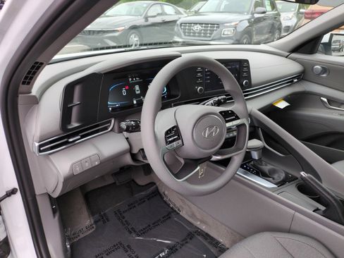 New 2026 Hyundai Elantra SE FWD image 20