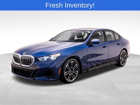 Certified 2026 BMW 540i xDrive w/ Executive Package AWD/4WD image 1