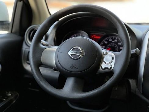 Used 2014 Nissan Versa SV FWD image 29