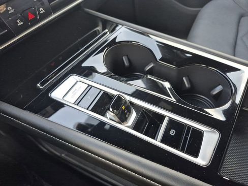 Used 2024 Volkswagen Atlas Cross Sport SE image 23