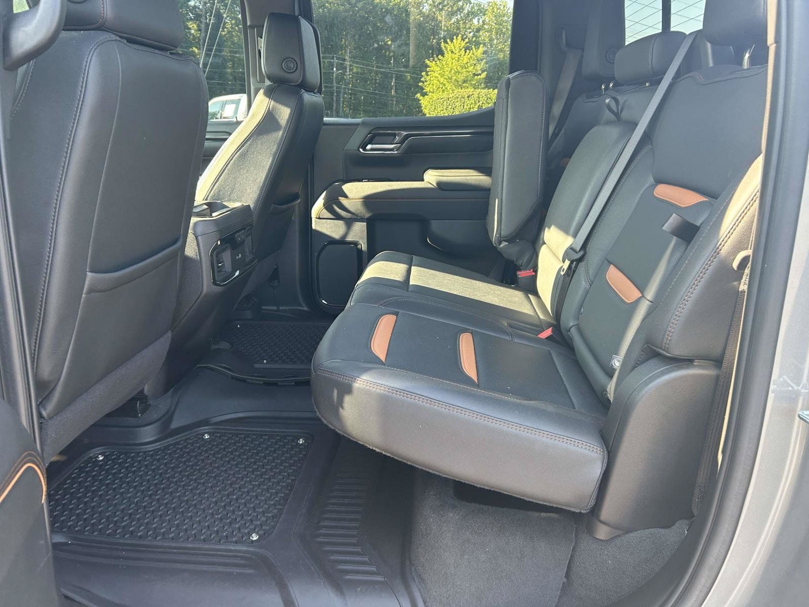 Used 2024 GMC Sierra 1500 AT4 w/ Technology Package AWD/4WD image 13