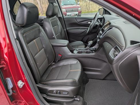 Used 2023 Chevrolet Equinox Premier AWD/4WD image 24
