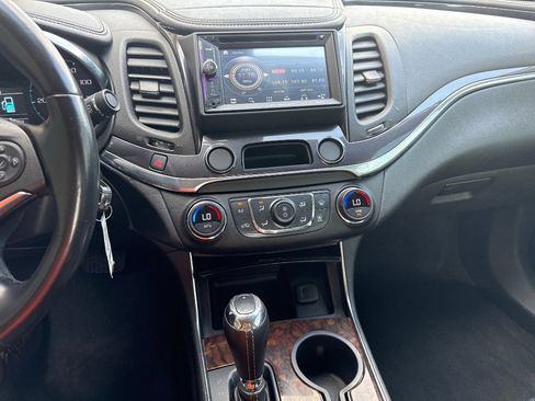 Used 2015 Chevrolet Impala LT w/ Convenience Package image 15