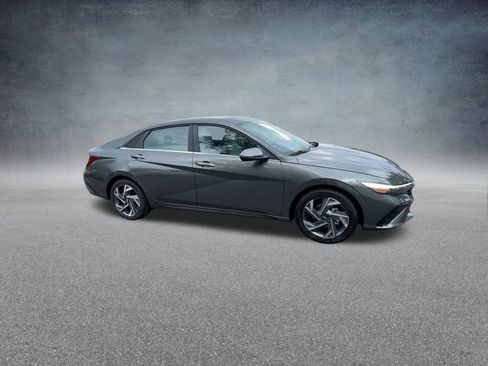 New 2025 Hyundai Elantra Limited image 26