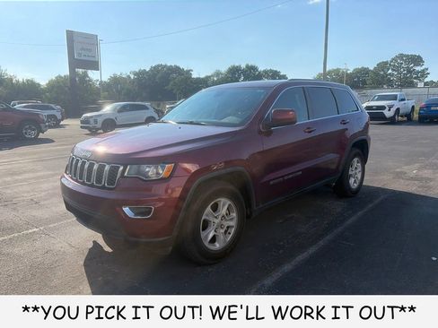 Used 2017 Jeep Grand Cherokee Laredo RWD image 3