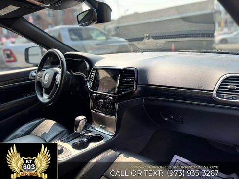 Used 2019 Jeep Grand Cherokee Limited AWD/4WD image 16
