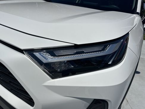 Certified 2025 Toyota RAV4 LE AWD/4WD image 6