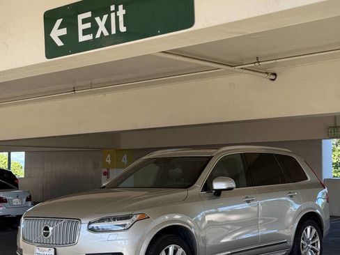 Used 2016 Volvo XC90 T6 Inscription w/ Vision Package image 1