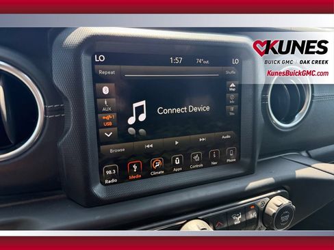Used 2019 Jeep Wrangler Unlimited Sahara w/ Dual Top Group AWD/4WD image 28