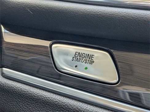 Used 2022 Buick Enclave Essence w/ Experience Buick Package image 28