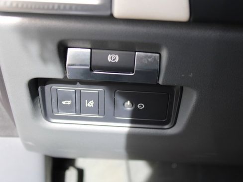 Used 2019 Jaguar E-PACE S image 16