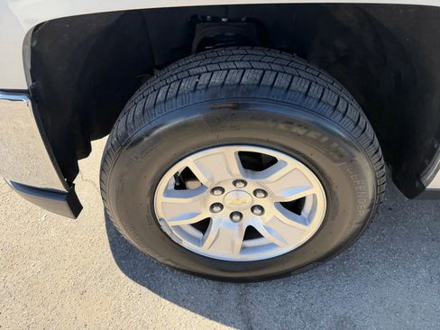 Used 2018 Chevrolet Silverado 1500 LT w/ All Star Edition image 28