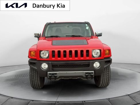 Used 2009 HUMMER H3T Alpha image 2