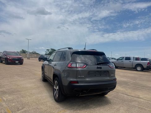 Used 2020 Jeep Cherokee Latitude w/ Quick Order Package 26F North AWD/4WD image 17