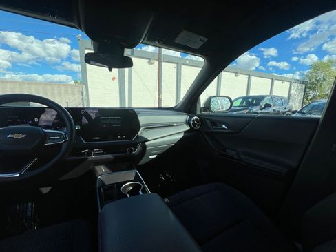 Used 2025 Chevrolet Equinox LT image 35