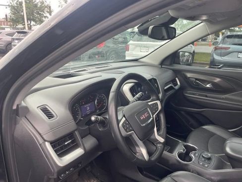 Used 2023 GMC Terrain SLT w/ Infotainment Package II AWD/4WD image 9