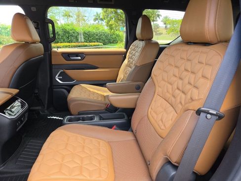 Used 2025 Nissan Armada Platinum Reserve image 22