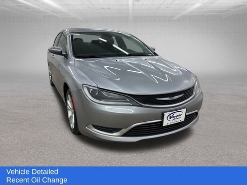 Used 2015 Chrysler 200 Limited image 3