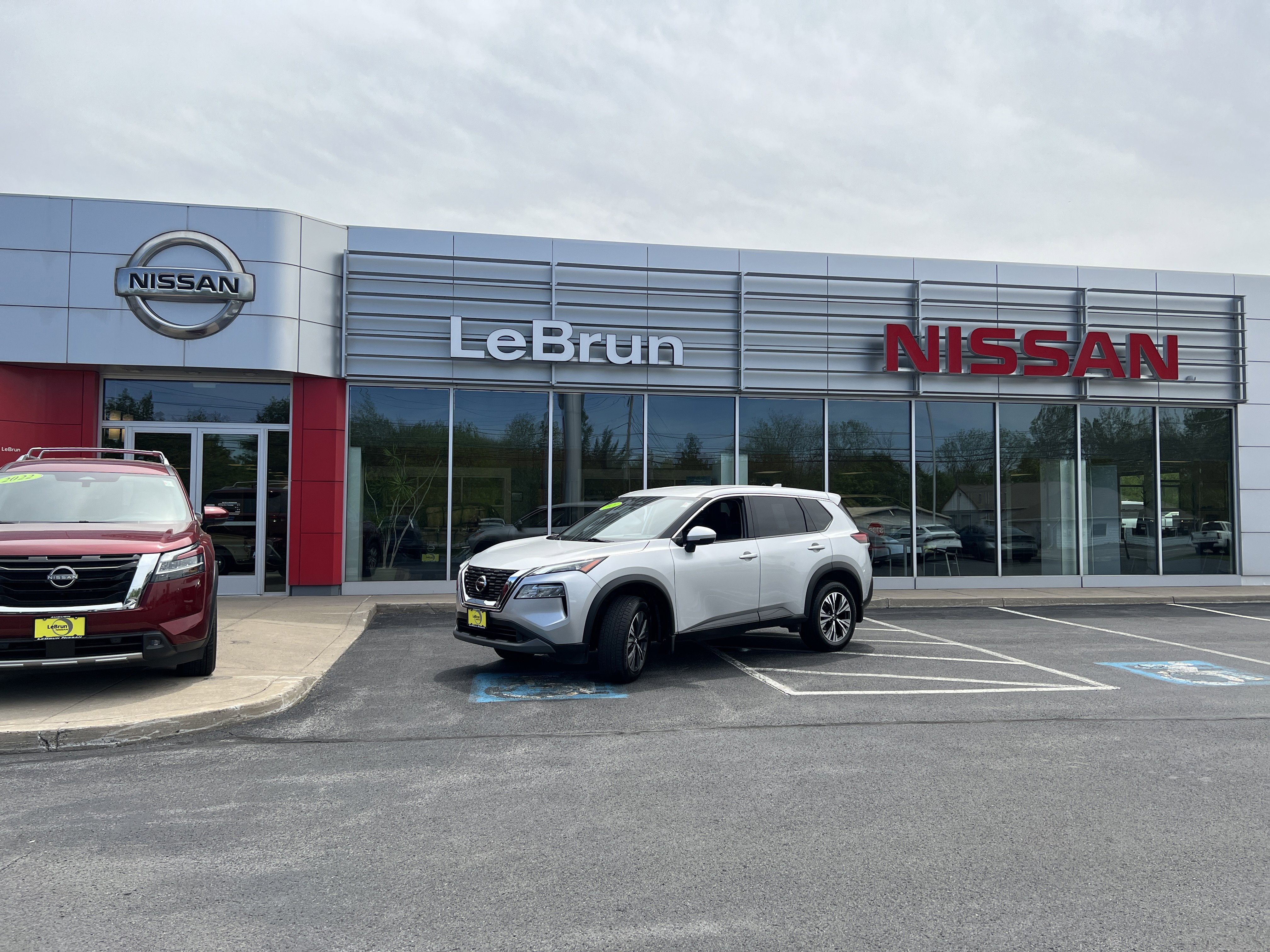 Used 2021 Nissan Rogue SV AWD/4WD image 1