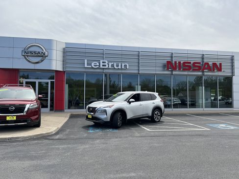 Used 2021 Nissan Rogue SV AWD/4WD image 1