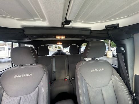 Used 2017 Jeep Wrangler Unlimited Sahara w/ Max Tow Package image 27