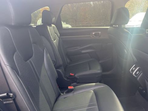 Used 2022 Kia Sorento EX image 21
