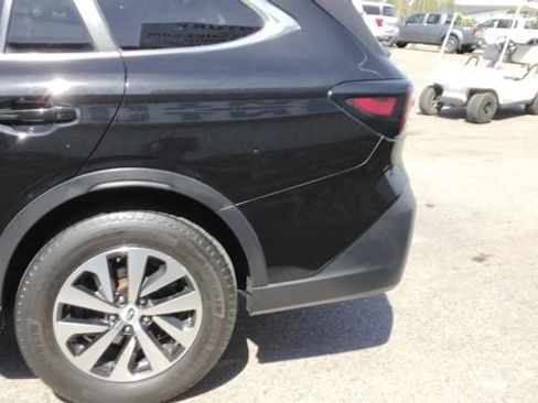 Used 2022 Subaru Outback Premium image 6