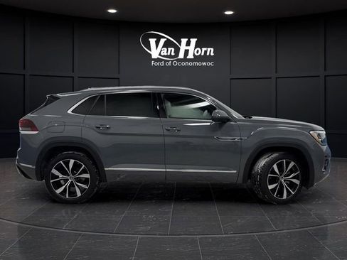 Used 2024 Volkswagen Atlas Cross Sport SEL Premium R-Line image 2