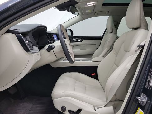 Certified 2024 Volvo XC60 T8 Plus w/ Protection Package Premier image 18