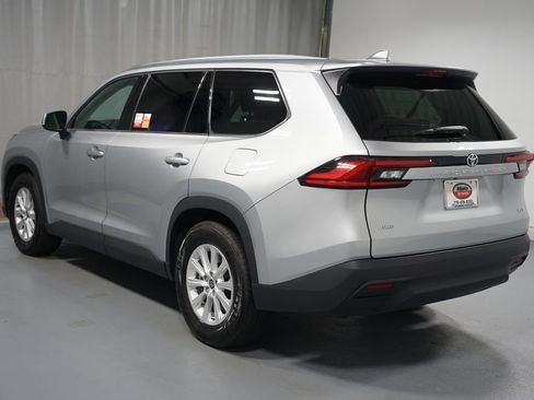 Used 2024 Toyota Grand Highlander XLE image 6