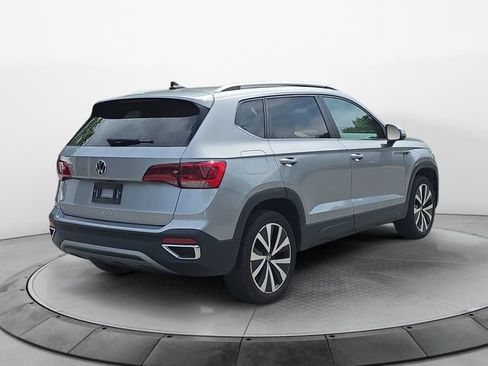 Used 2024 Volkswagen Taos SE FWD image 5
