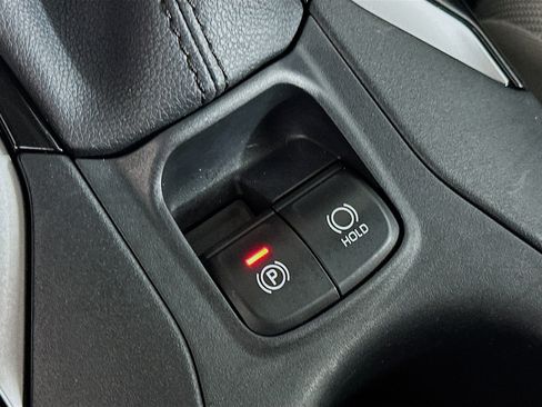 Used 2023 Toyota Corolla Cross L image 24