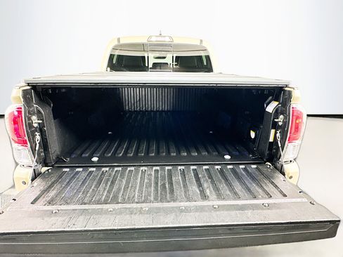 Used 2019 Toyota Tacoma Limited image 28
