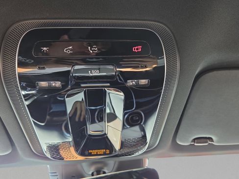 Used 2025 Mercedes-Benz GLC 300 image 19