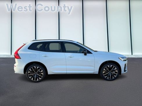 New 2026 Volvo XC60 T8 Ultra w/ Climate Package image 2