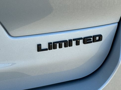 New 2025 Jeep Grand Cherokee L Limited w/ Luxury Tech Group II image 8