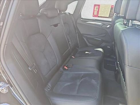 Used 2021 Porsche Macan AWD/4WD image 9