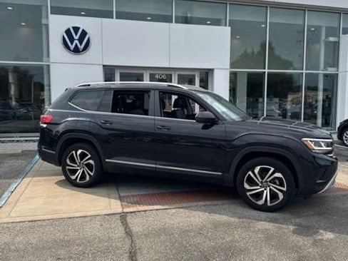 Used 2023 Volkswagen Atlas SEL AWD/4WD image 3
