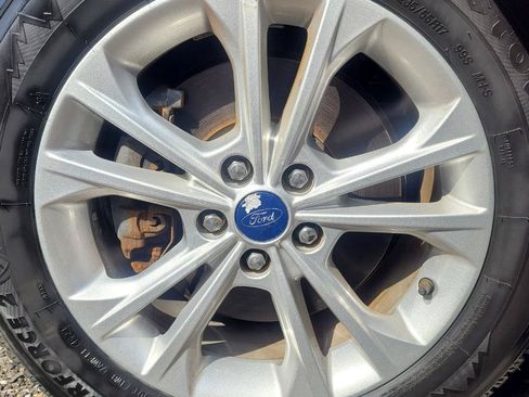 Used 2017 Ford Escape SE AWD/4WD image 36