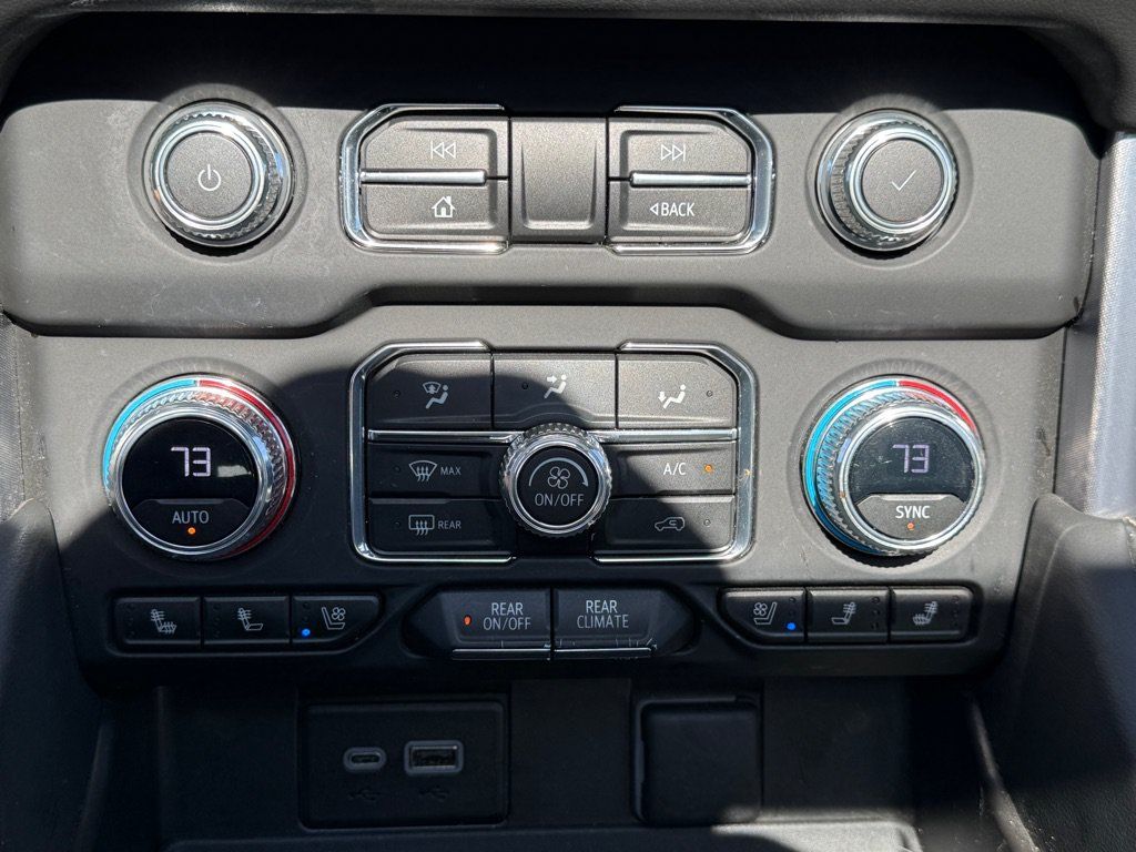 Used 2023 GMC Yukon SLT w/ SLT Premium Package AWD/4WD image 19