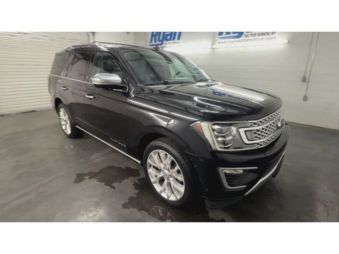 Used 2019 Ford Expedition Platinum RWD image 2