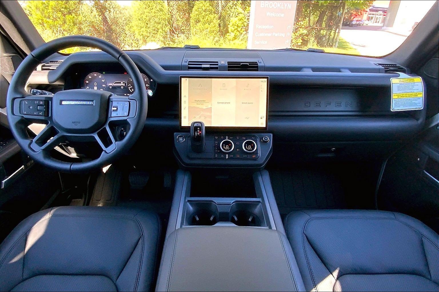 New 2026 Land Rover Defender 110 X-Dynamic SE AWD/4WD image 5
