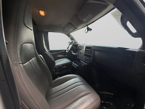 Used 2020 Chevrolet Express 2500 w/ Driver Convenience Package RWD image 33