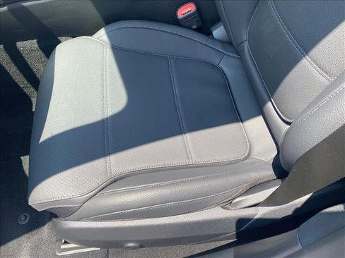 Used 2024 Mercedes-Benz C 300 Sedan image 4