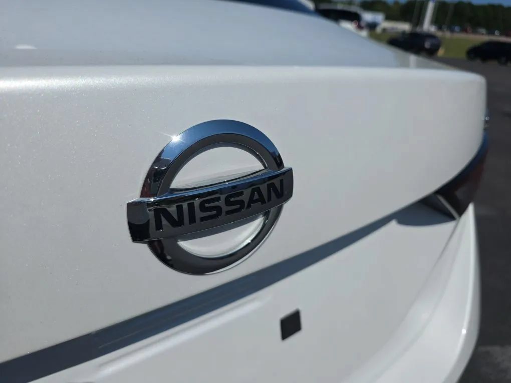 Used 2023 Nissan Sentra SV w/ All-Weather Package FWD image 10