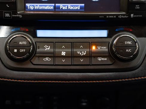 Used 2018 Toyota RAV4 SE w/ Advanced Technology Package AWD/4WD image 12