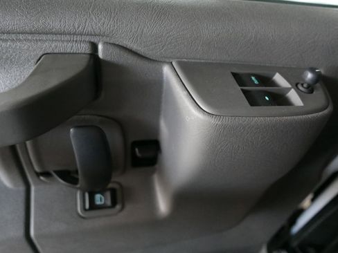 Used 2018 Chevrolet Express 2500 w/ Driver Convenience Package RWD image 14